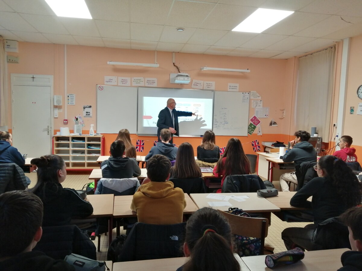 Présentation du lycée SaintFrançoisd ’Assise Collège Saint Joseph