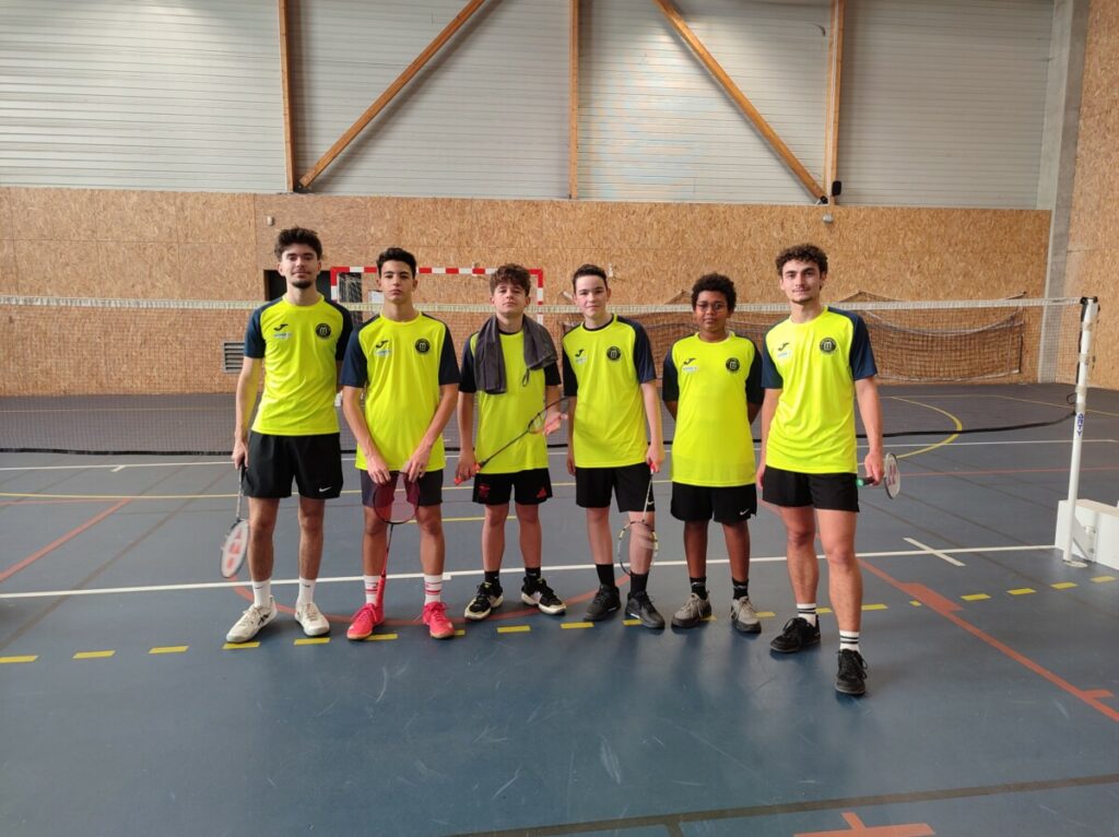 🏸 Les badistes en action à Saint-Nazaire ! 💥